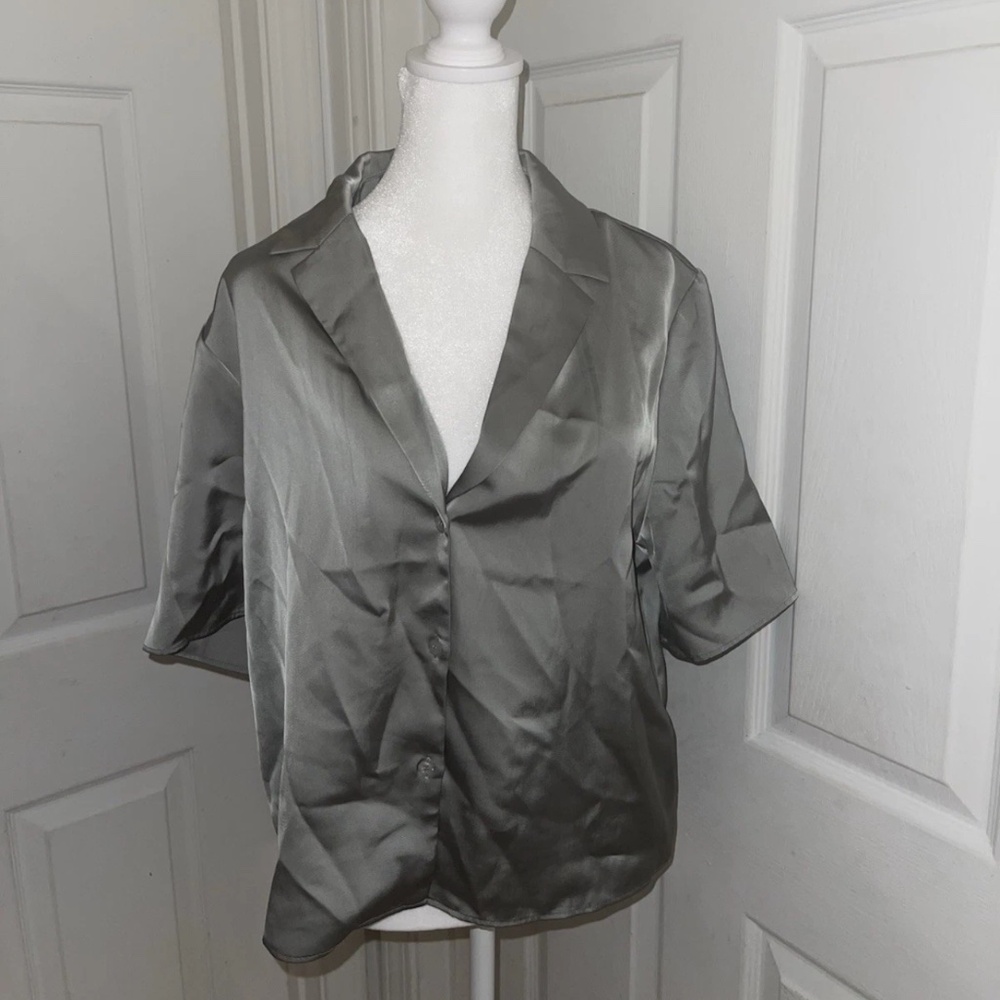House Of Harlow 1960 Women’s Gray Satin Button Up Short Sleeve Blouse L Office